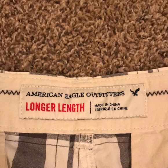 American Eagle Mens Plaid White Gray Longer Length Shorts - Picture 6 of 7